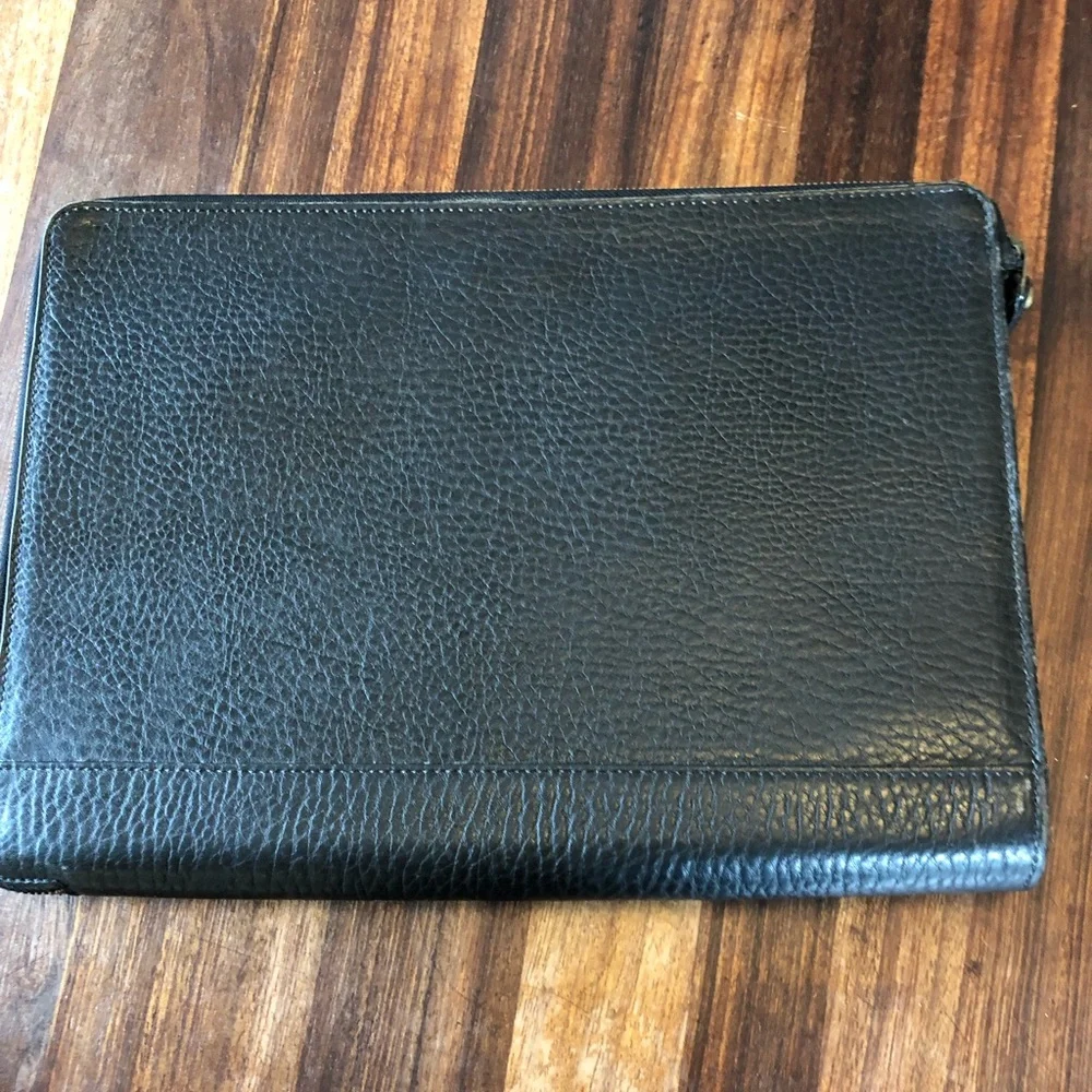 Burberry Portfolio/Document/Laptop Zip Around Case. Stunning & Classic Style!
